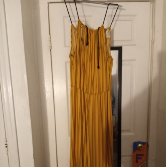 Romper - Picture 2 of 2